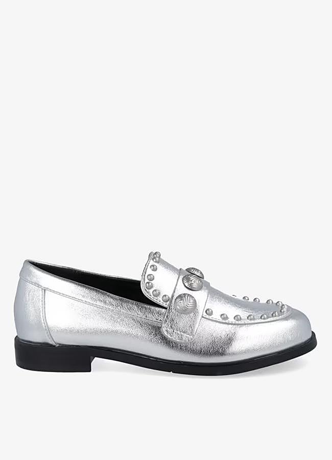 Imagen - Mocasines plata de Noa Harmon, 115 euros.