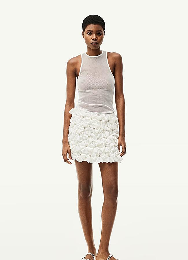 Imagen - Falda con flores 3D, 99 euros.