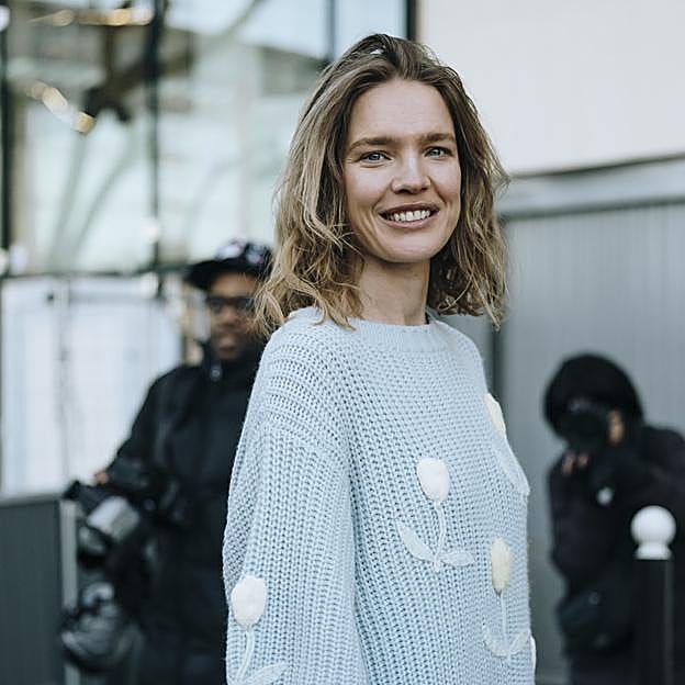 Así funciona el cepillo barato para retocar las primeras canas sin pasar por el tinte