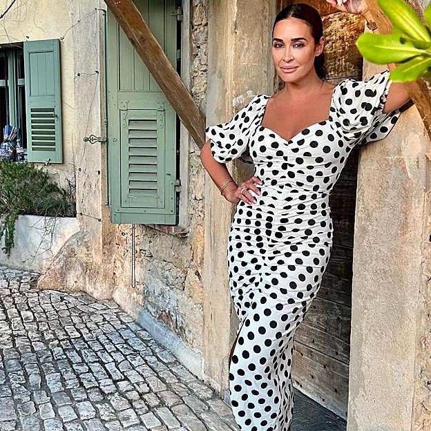 Vicky Martín Berrocal con un vestido de lunares