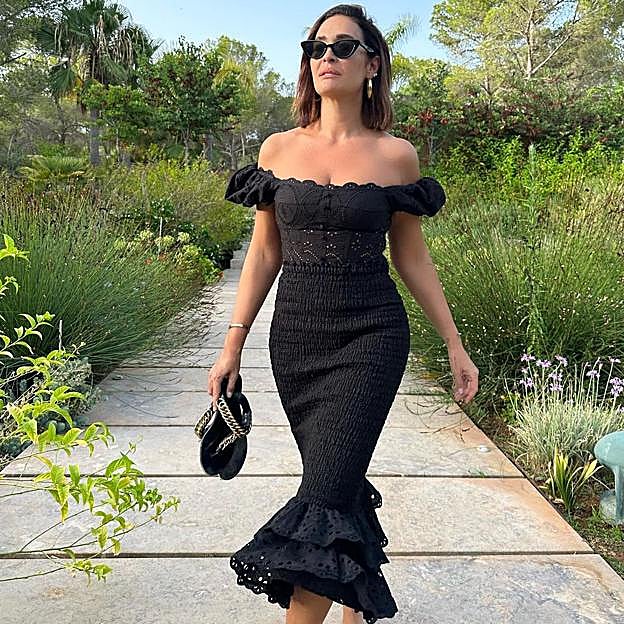 Vicky Martín Berrocal con un vestido negro