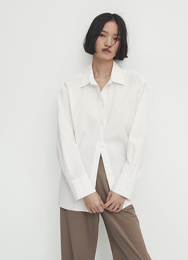 Imagen - Camisa blanca de Massimo Dutti (59,95 euros).