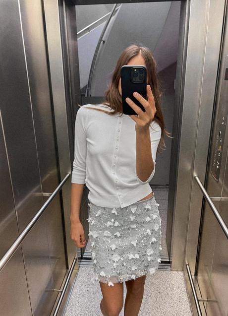 Imagen - Falda joya con flores de Zara (29,99 euros)