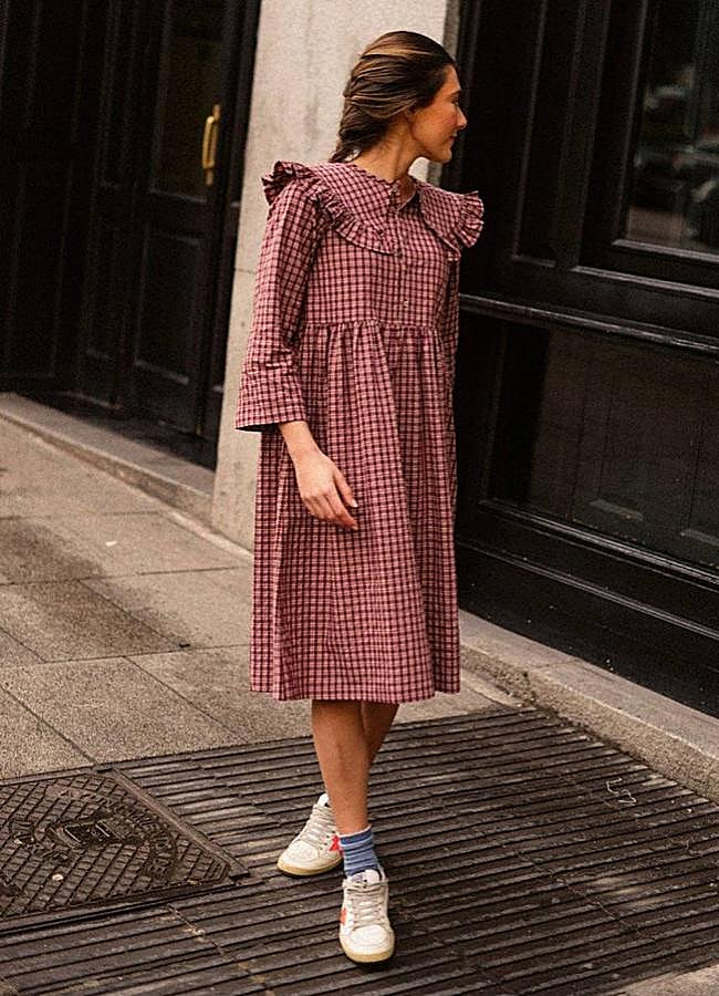 Imagen - Look con vestido midi de cuadros con cuello bebé/@ritavon