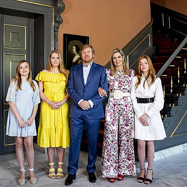 Máxima de Holanda junto a su marido y sus hijos en el Día del Rey de 2020