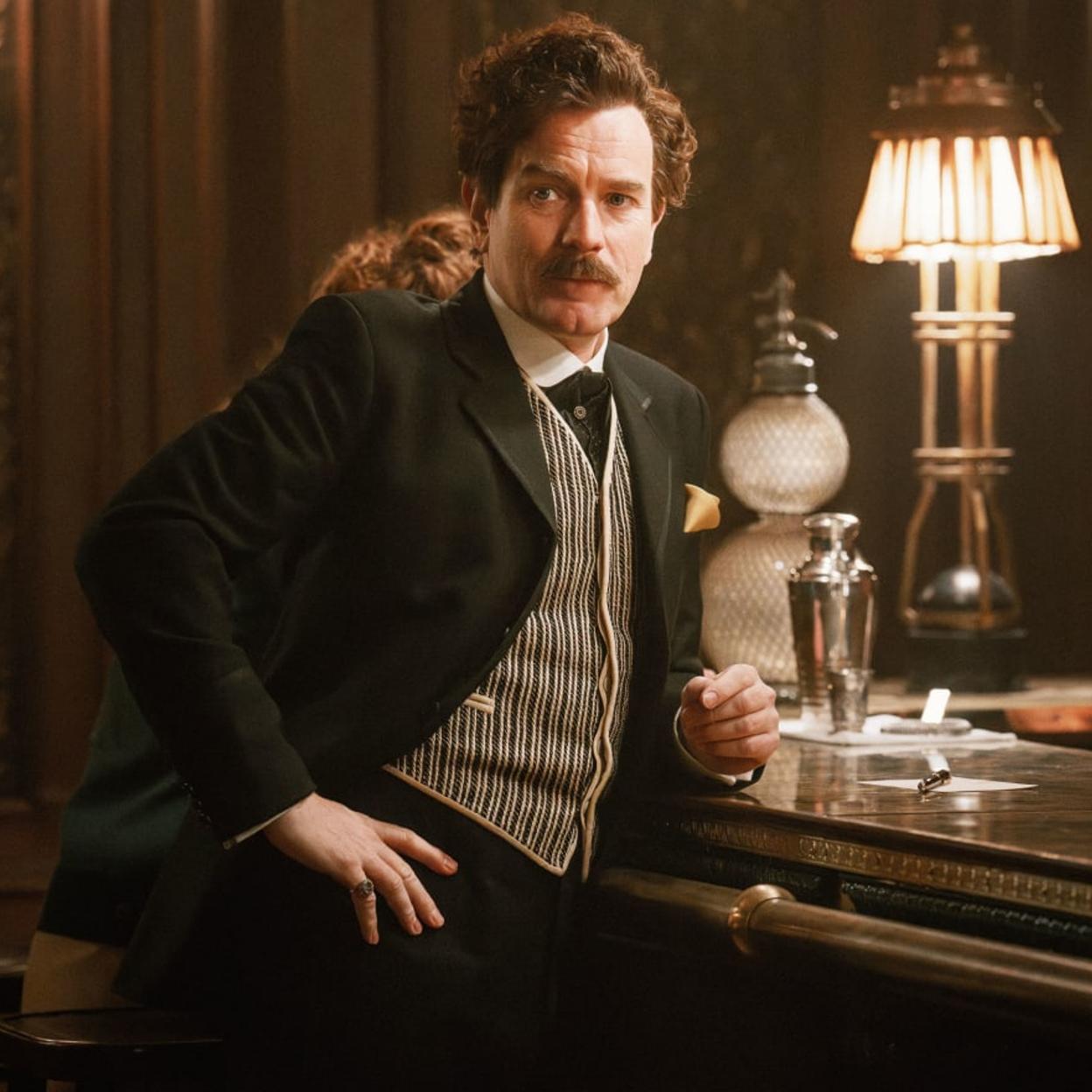 Ewan McGregor como el conde Rostov en una imagen de Un caballero en Moscú.