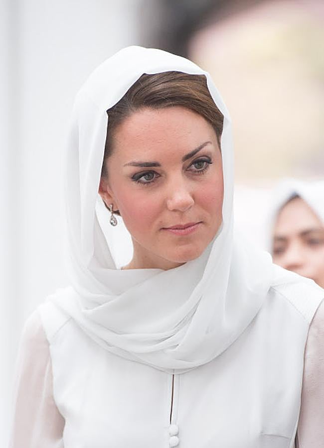Imagen - Kate Middleton en su visita a la mezquita Assyakarin. Foto: Gtres.