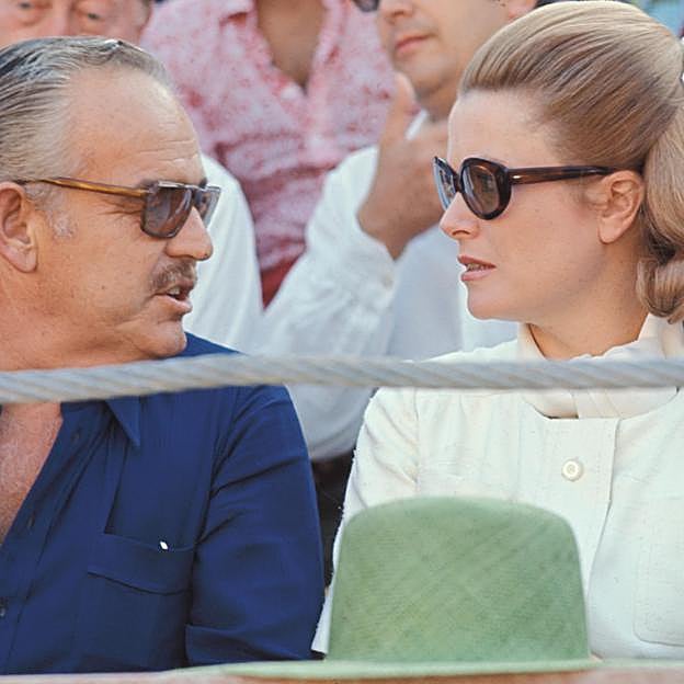 Grace Kelly y el príncipe Rainiero de Mónaco en una imagen de archivo. 