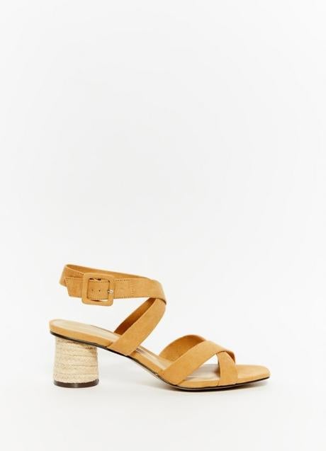 Imagen - Sandalias de ante de Sfera (25,99 euros)
