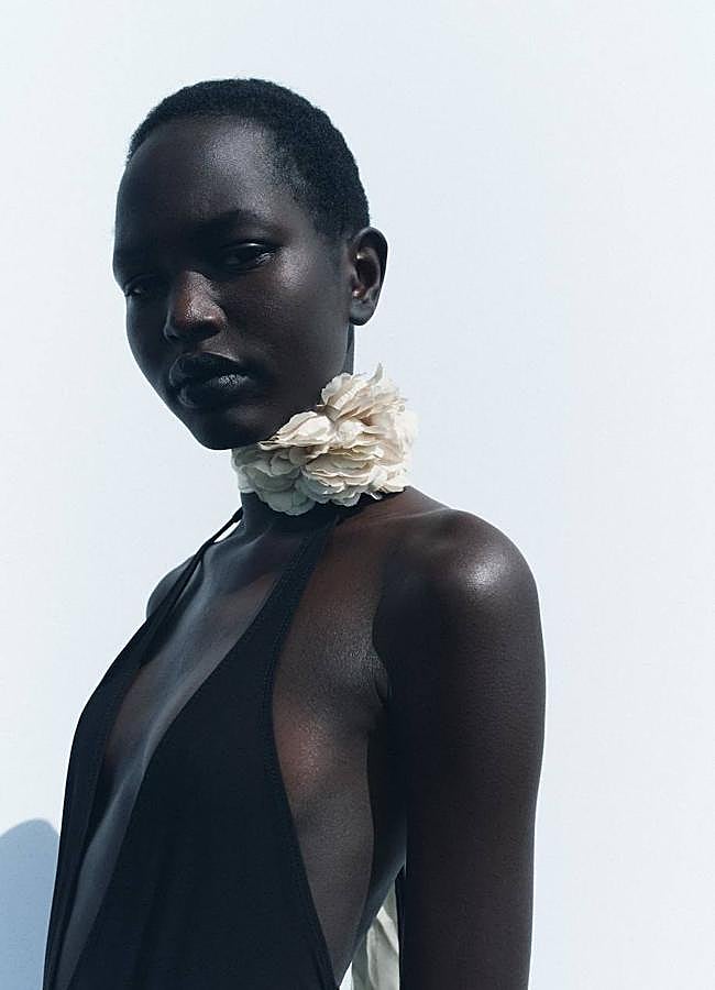 Imagen - Pañuelo con aplique de flor en relieve