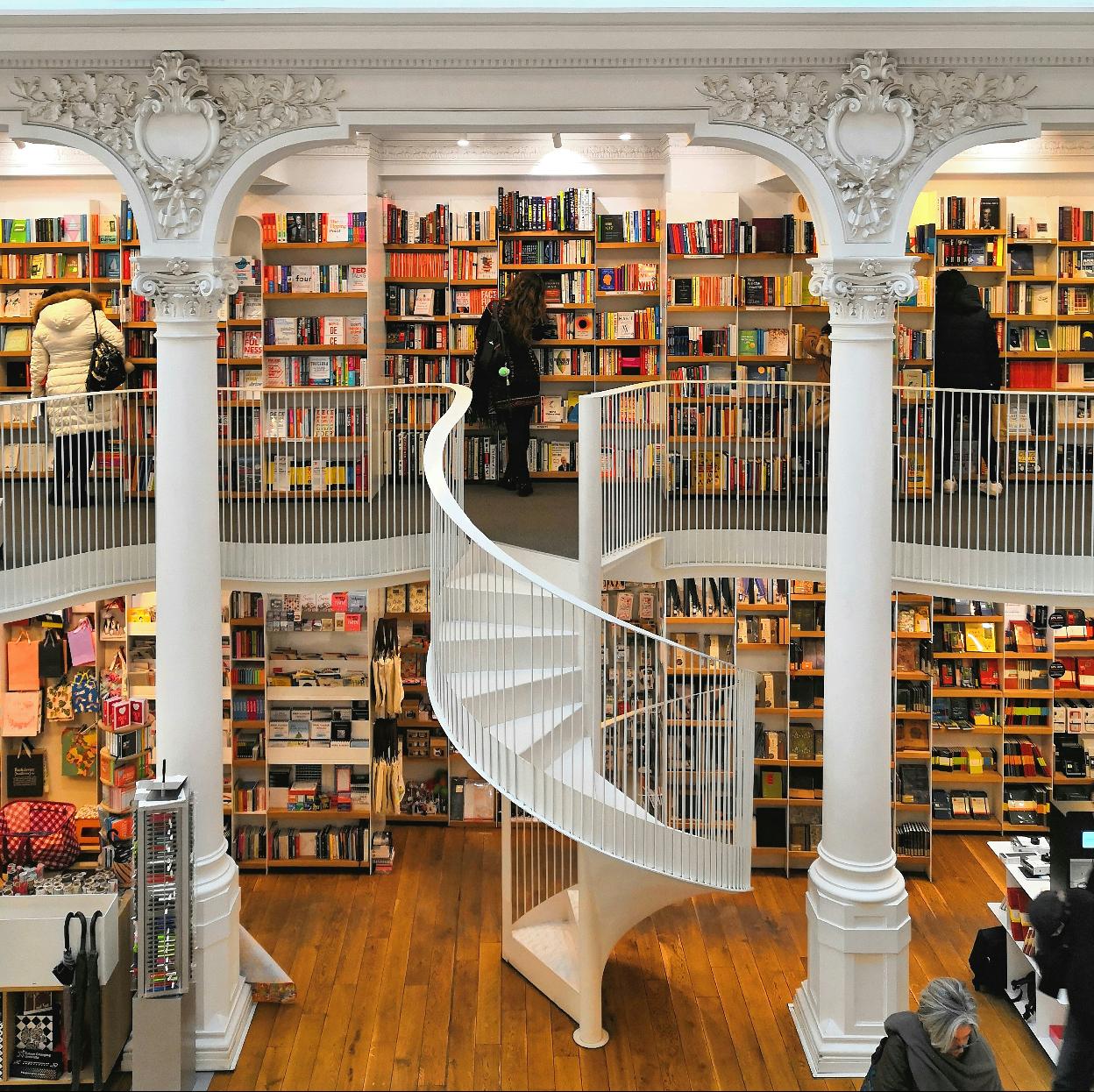 El mejor sitio para celebrar el Día del Libro es una librería.