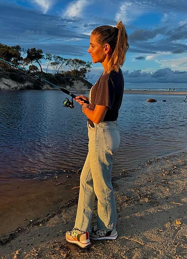 Imagen - Elsa Pataky con unas zapatillas de Gioseppo. / @elsapataky