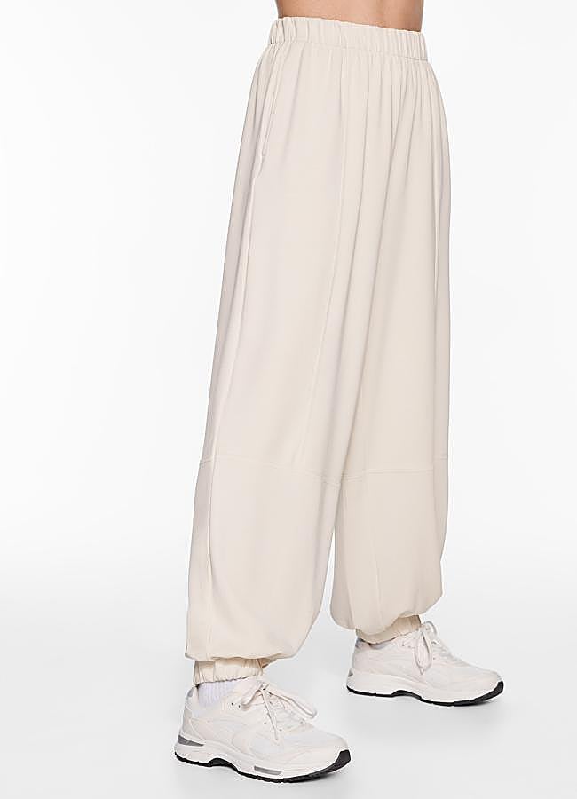 Imagen - Pantalón extra wide jogger modal de Oysho, 35,99 euros.