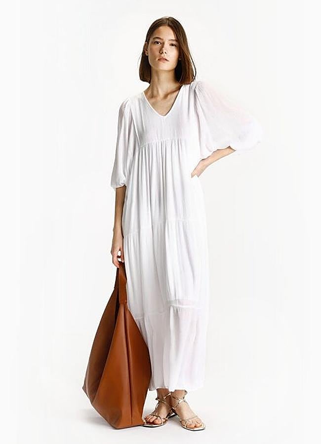 Imagen - el vestido queda bien con sandalias planas.