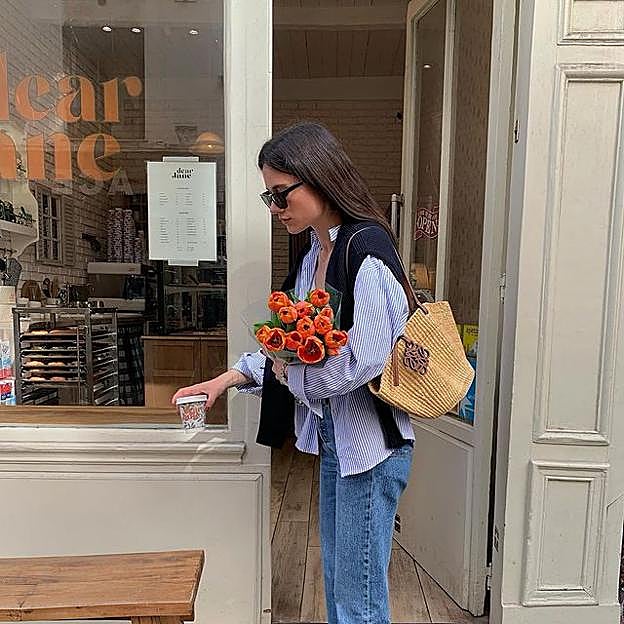 Este es el accesorio de primavera que levantará tu look tengas la edad que tengas