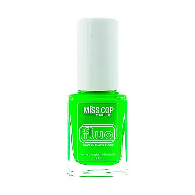 Esmalte de uñas en verde flúor de Miss Cop.
