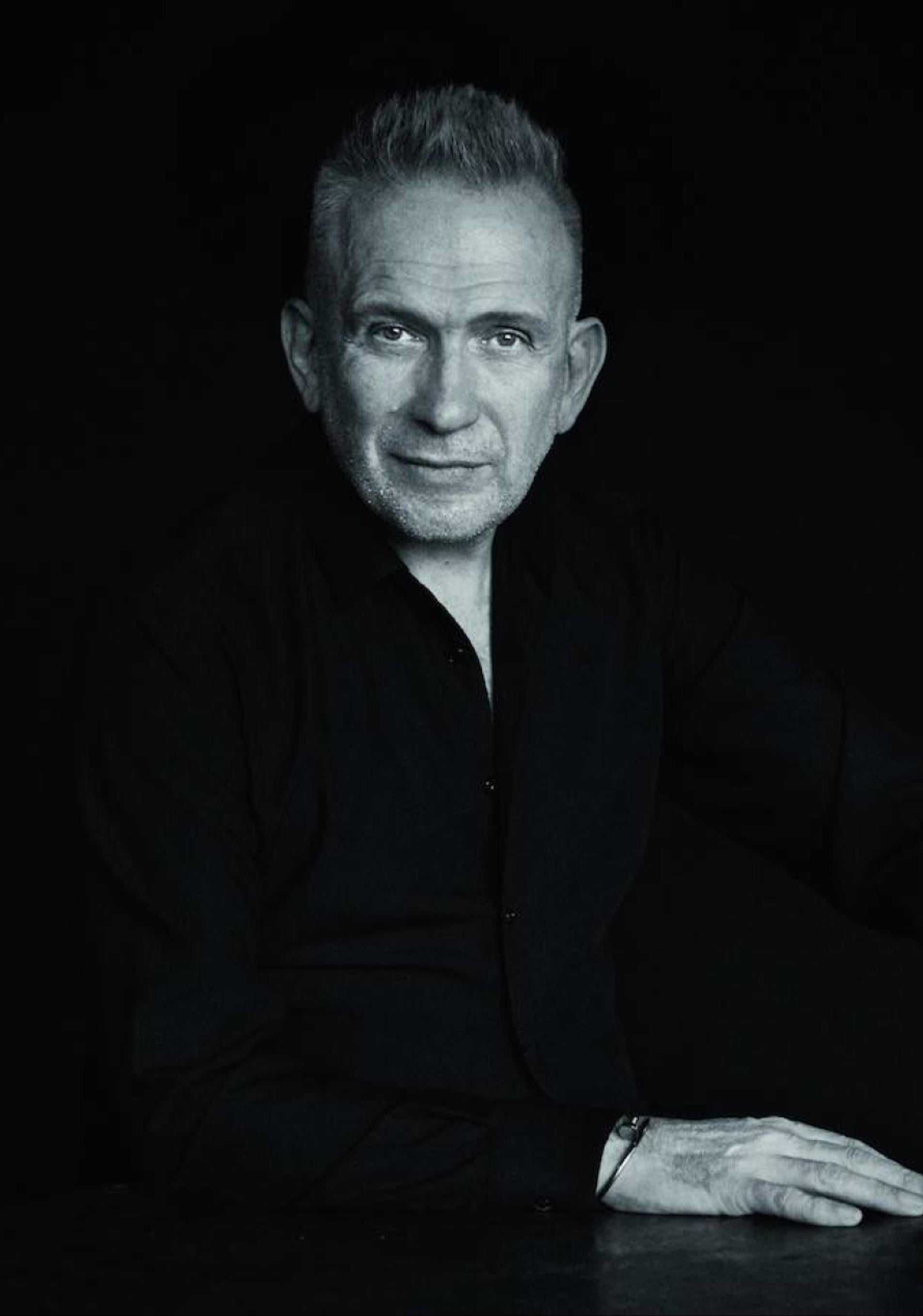 Retrato del diseñador Jean Paul Gaultier.