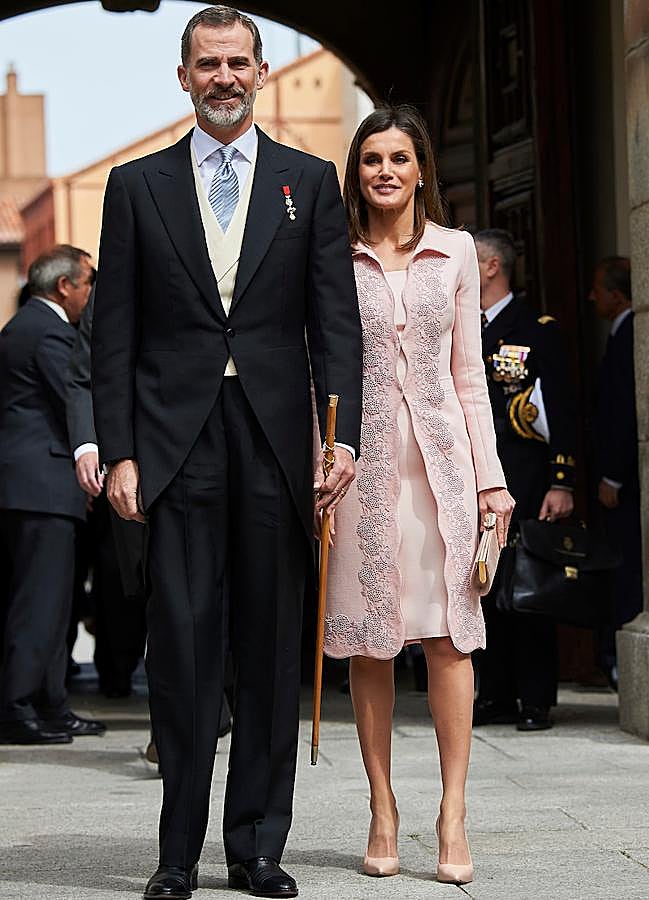 Imagen - La reina Letizia junto al rey Felipe en los Premios Cervantes 2017. (LIMITED PICTURES)