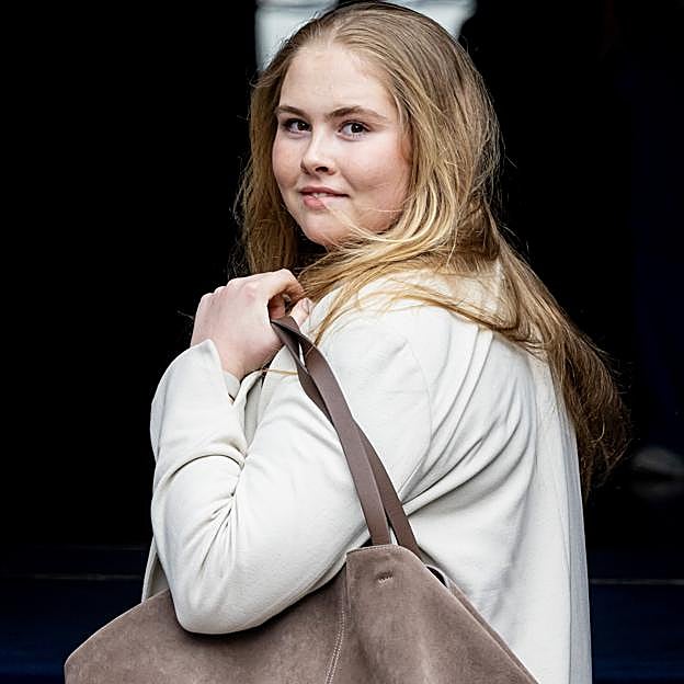 Así es la firma nórdica de bolsos por menos de 200 euros favorita de Amalia de Holanda