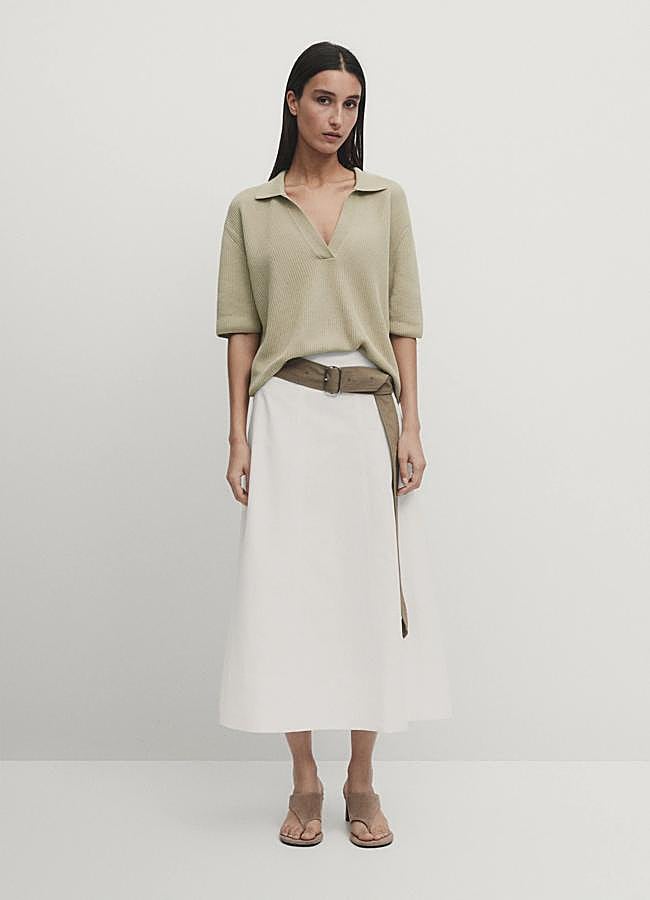 Imagen - Jersey de punto con manga corta y estilo polo de Massimo Dutti (59,95 euros).