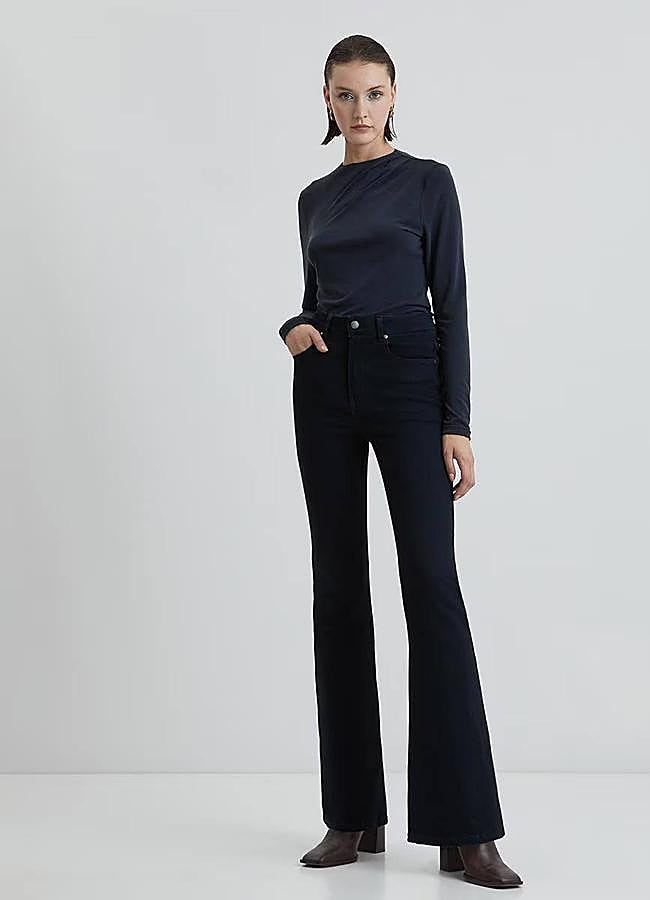 Imagen - Vaqueros campana oscuros con tiro extra alto