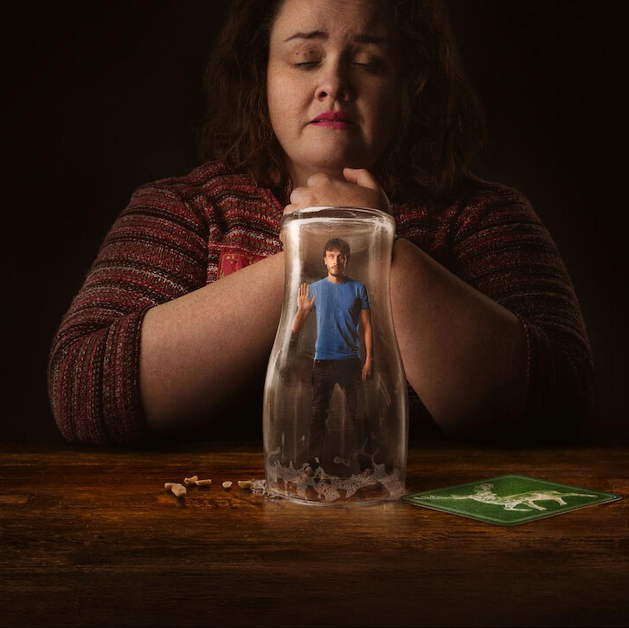 Jessica Gunning y Richard Gaad, protagonistas de Mi reno de peluche. 