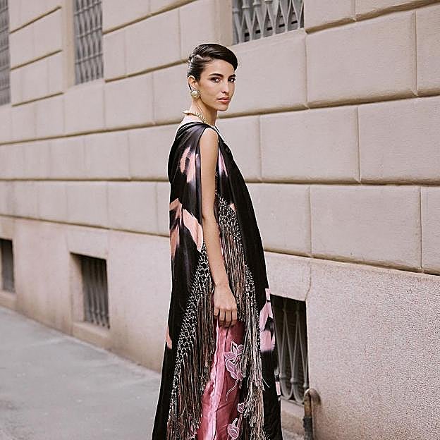 Así es el conjunto mantón de Mango Outlet que llevarás a tu próximo evento