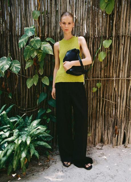 Imagen - Top de punto verde de Massimo Dutti (69,99 euros)