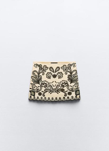 Imagen - Falda con bordados de Zara (35,99 euros)