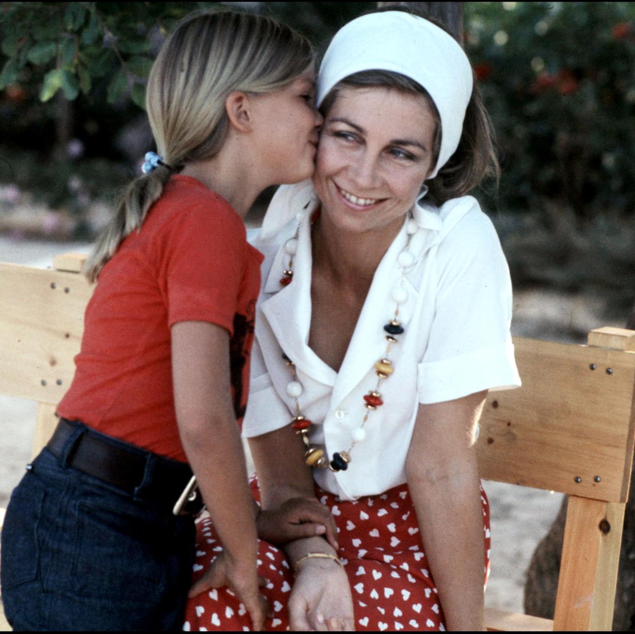 La reina Sofía en Mallorca con su hija, la infanta Cristina.