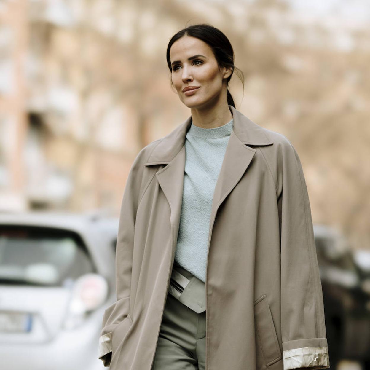 Influencer con contouring natural