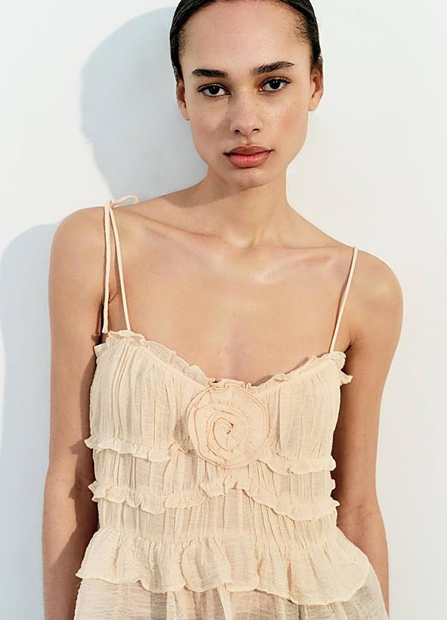 Imagen - Top vaporoso con flor en 3D