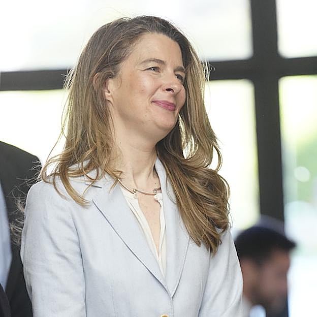 María Dolores Ocaña, nueva jefa de la Secretaría de la reina Letizia, se estrena con la americana más estilosa de la temporada