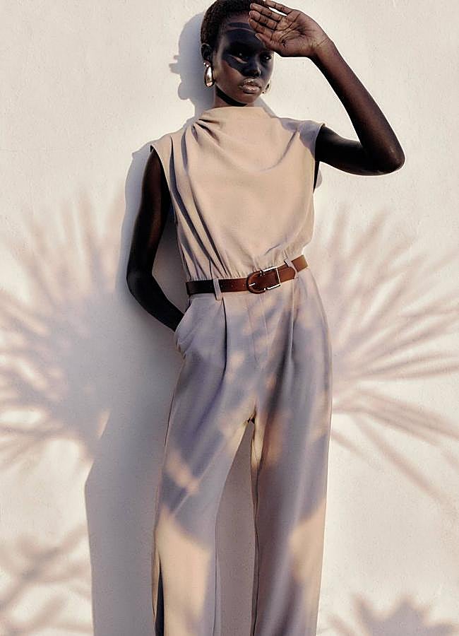 Imagen - Mono largo drapeado con cinturón