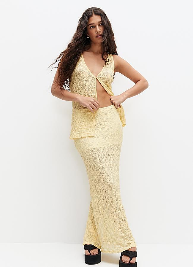 Imagen - Falda de encaje de Pull and Bear (22,99€)