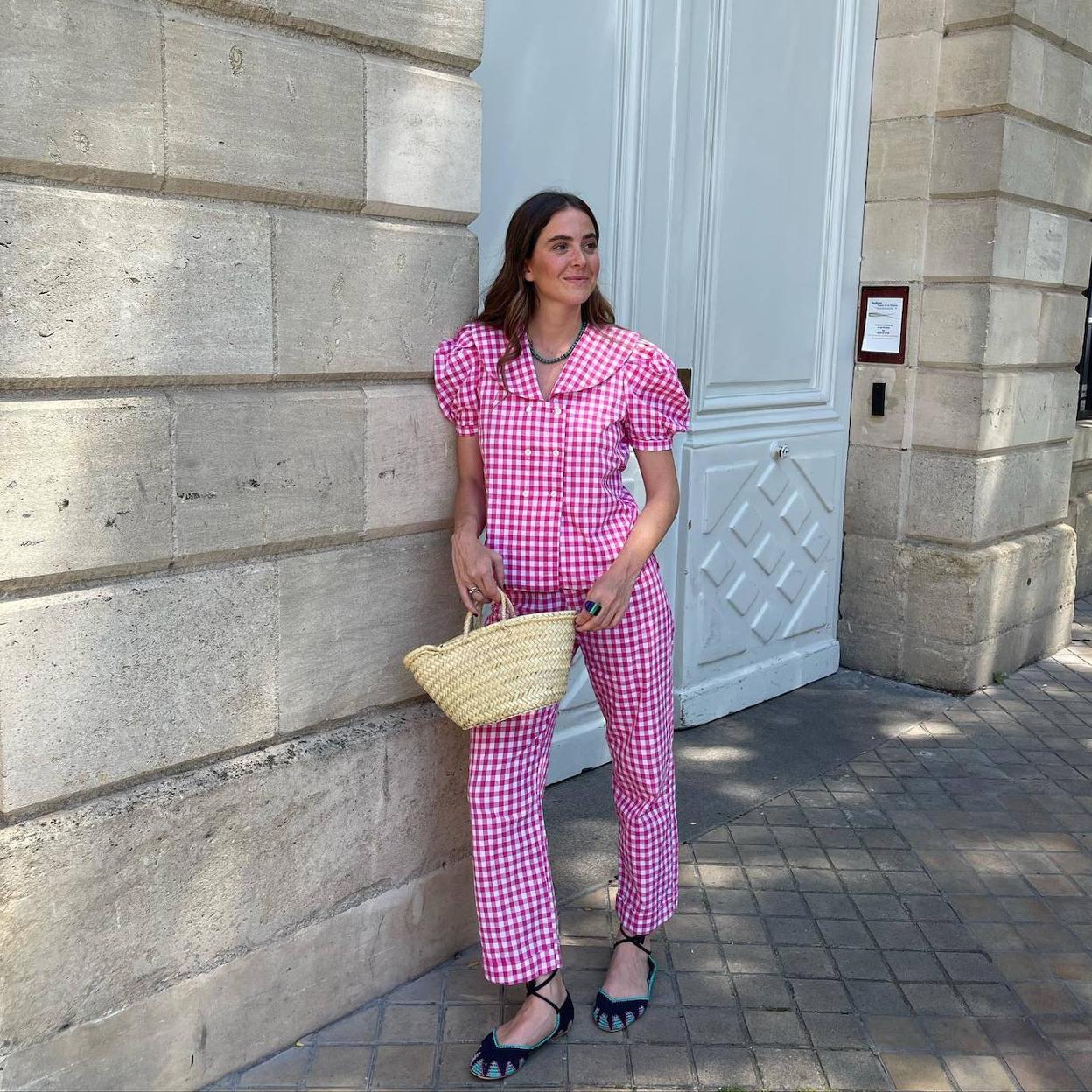 Influencer con pantalón de vichy