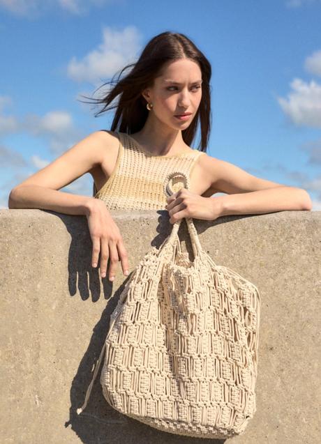 Imagen - Bolso de punto de Pull & Bear (29,99 euros)