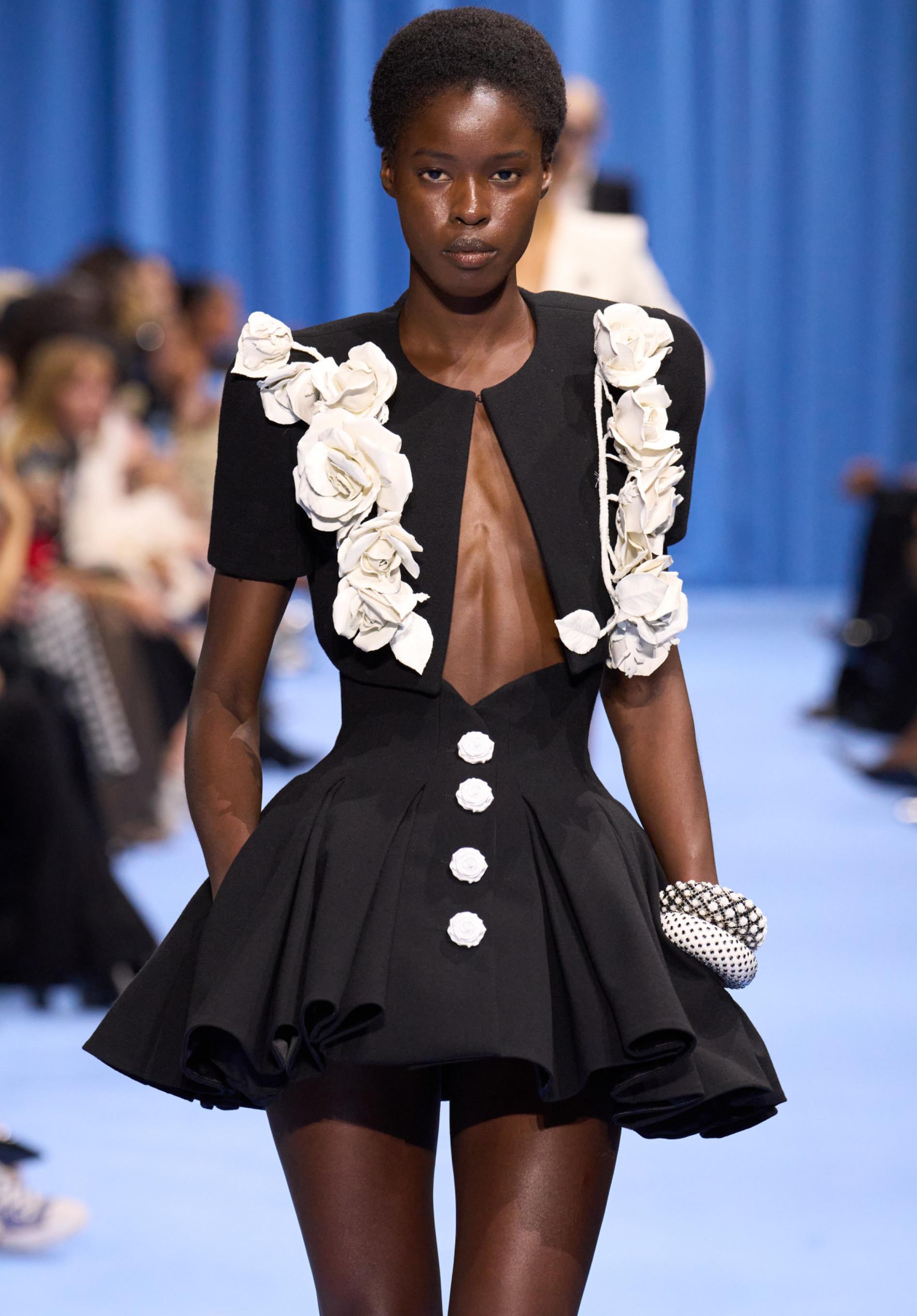 Look del desfile SS24 de Balmain.