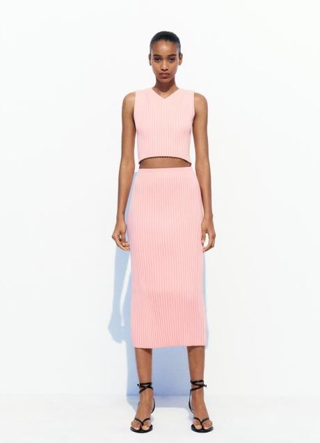 Imagen - Falda rosa de Zara (22,99 euros)