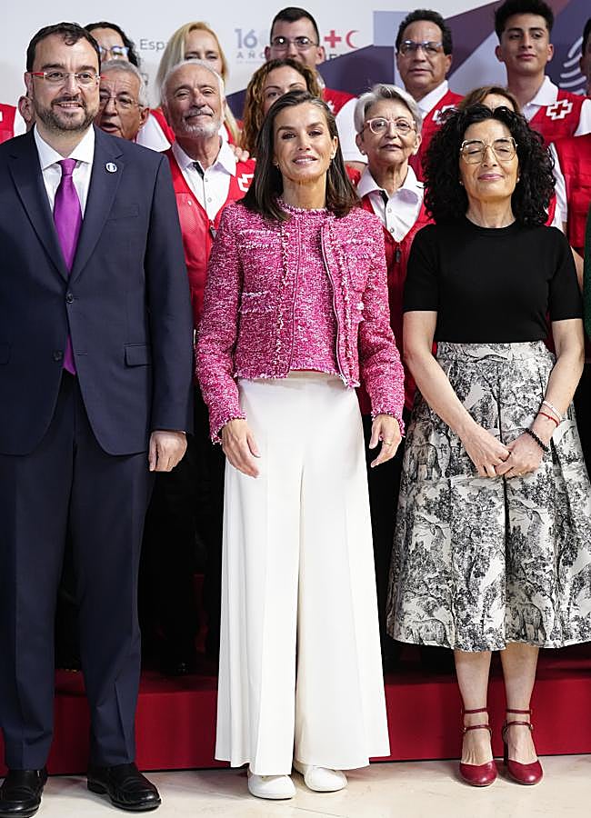 Imagen - La reina Letizia con un look de Mango. / LIMITED PICTURES