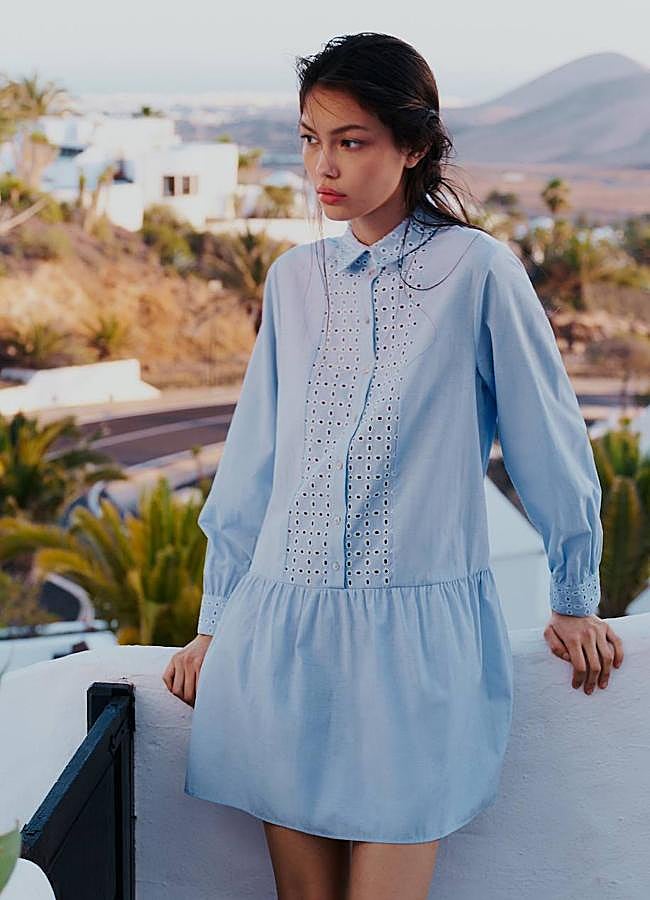 Imagen - Vestido corto ancho color azul claro