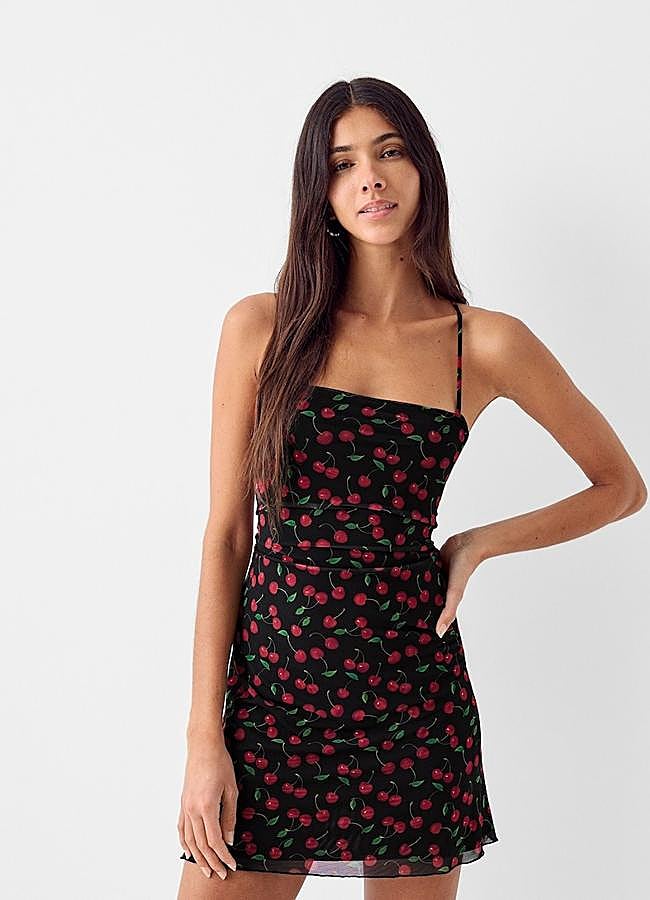 Imagen - Vestido mini tul cerezas de Bershka, 22,99 euros.