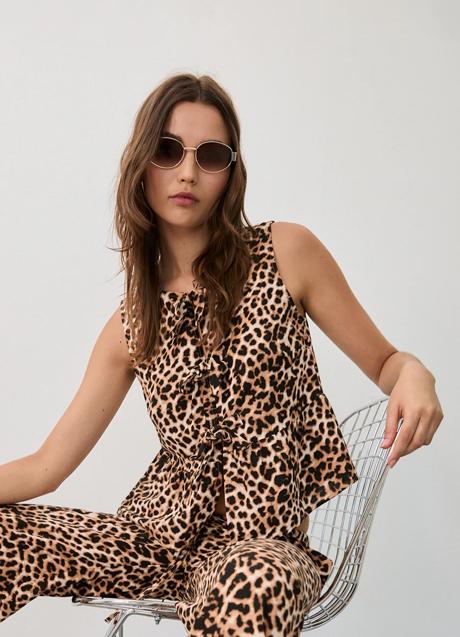 Imagen - Top con estampado de leopardo de Stradivarius (17,99 euros)