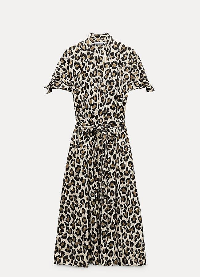 Imagen - Vestido camisero con estampado animal de Zara (49,95€)