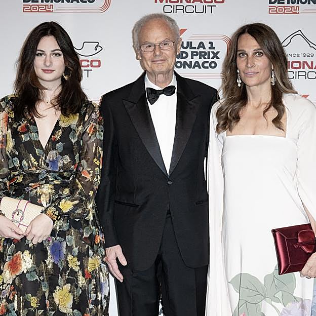 Eulalia de Orleans-Borbón con sus padres en el GP de Mónaco de Fórmula . 