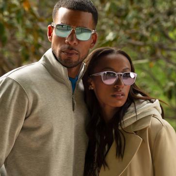 Imagen secundaria 1 - Arriba, Ana Peleteiro con el modelo Williams, diseñado para adaptarse a diferentes momentos del día a día reflejando la versatilidad urbana; y Benjamin Compaoré, con gafas de sol Schumacher. Abajo, la atleta lleva el modelo Nadal y el modelo Biles.