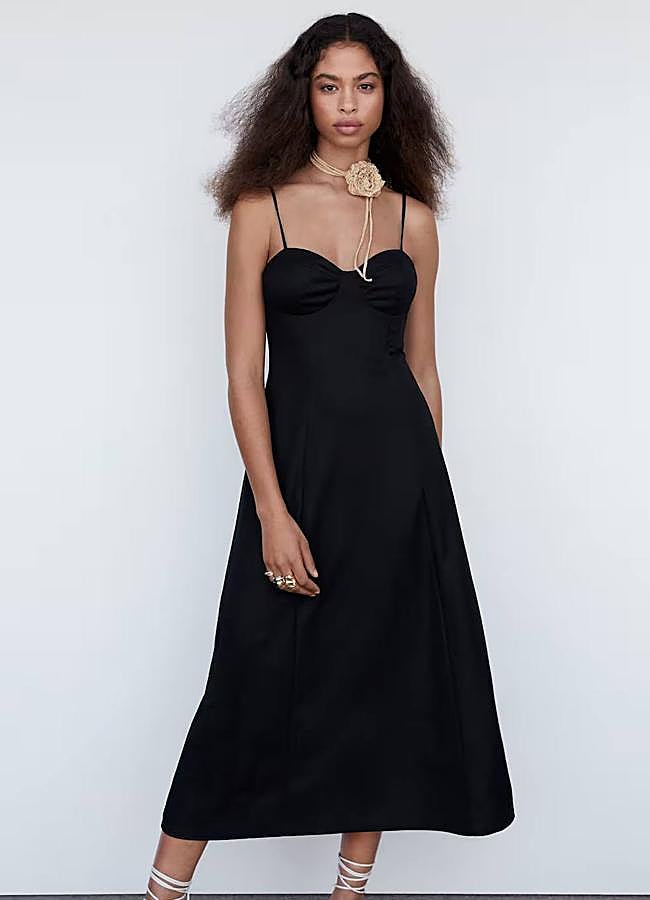 Imagen - Vestido negro midi con vuelo