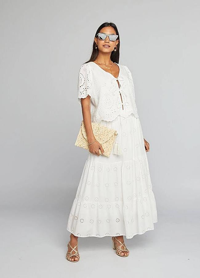 Imagen - Conjunto bordado con detalle de lazos