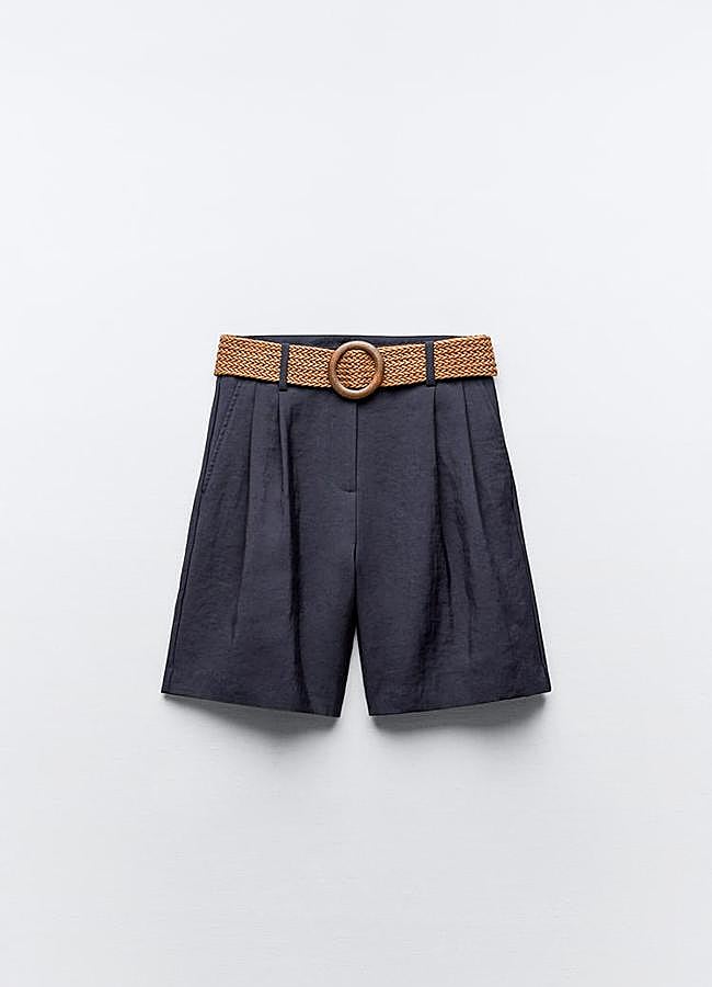 Imagen - Bermudas con pinzas y cinturón de Zara (25,95€)