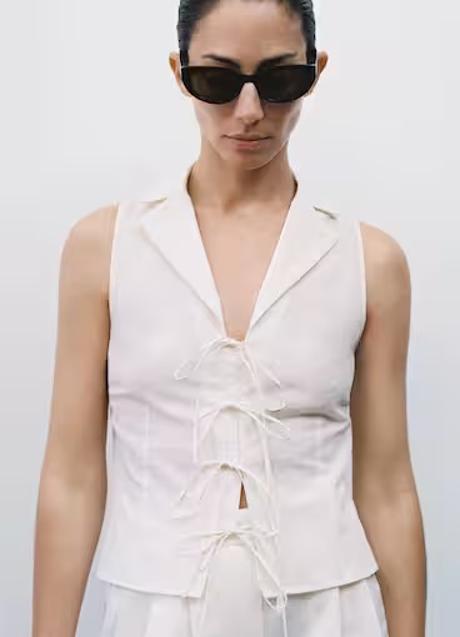 Imagen - Blusa blanca de Mango (19,99 euros)